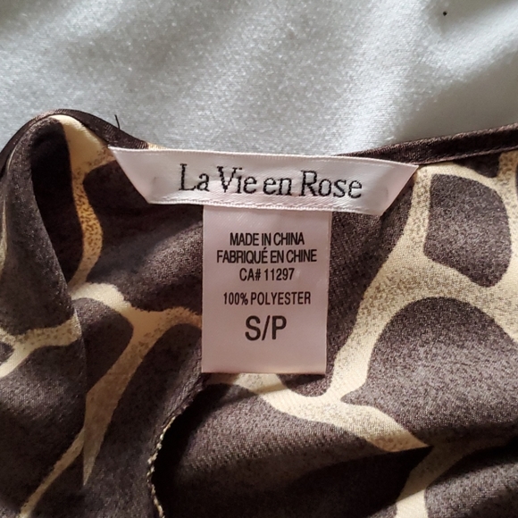 New nightgown - Picture 3 of 3